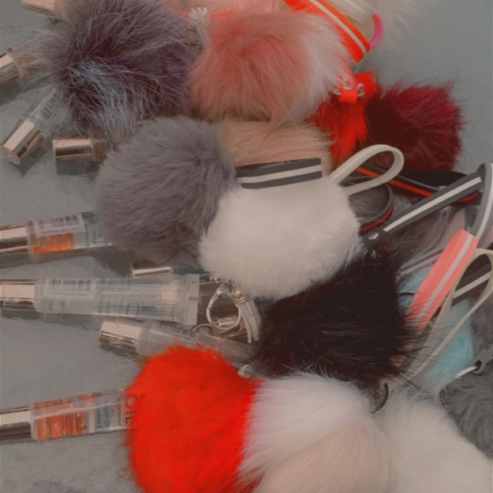 Fur Pom Keychains - Picture 2 of 16